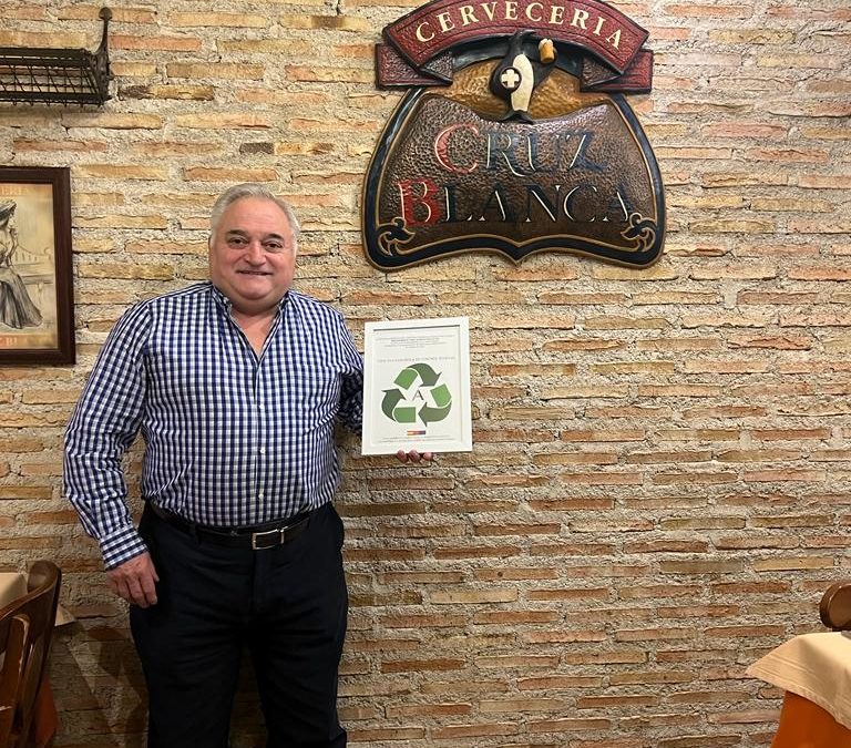 Antonio Cosmen y La Cruz Blanca Vallecas reciben el primer Sello de Calidad de la Oficina Española de Control de Residuos Alimentarios
